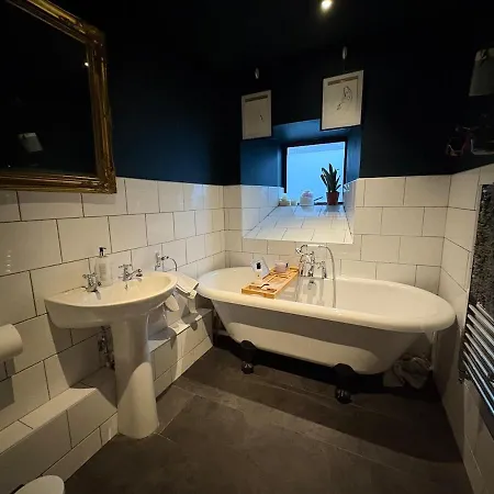 Converted Chapel In Old Market *