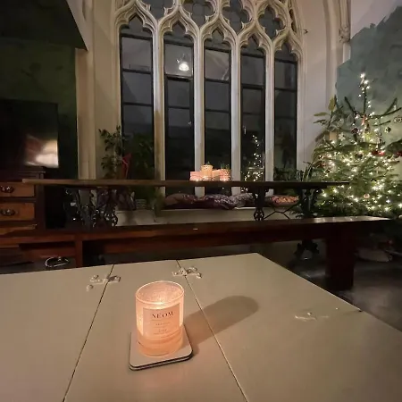 Apartment Converted Chapel In Old Market Bristol