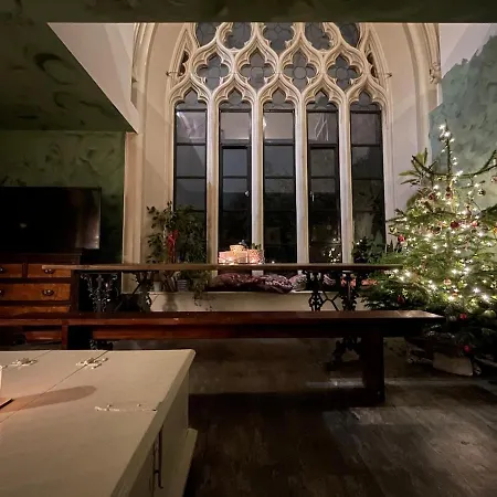 Apartment Converted Chapel In Old Market *